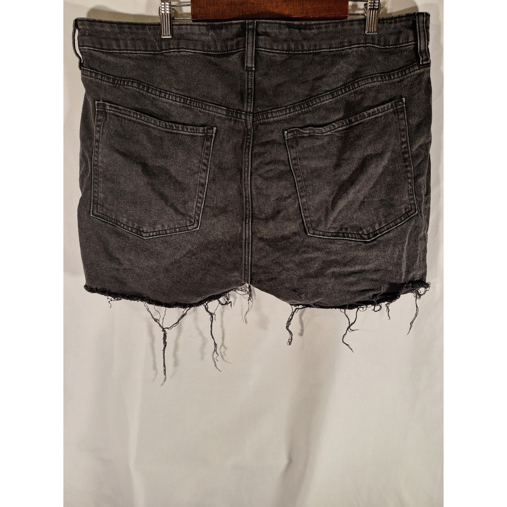 Old Navy OG Straight High Rise Distressed Denim Shorts Black Womens 18 Raw Hem - Picture 2 of 4